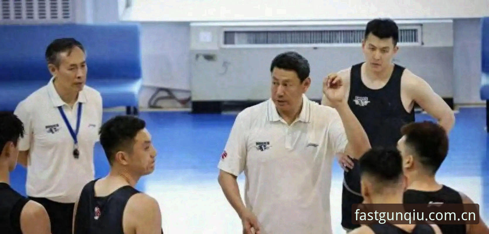 李楠接掌北京男篮帅位深度分析：从顾问到主帅的三年蛰伏与总冠军野望
